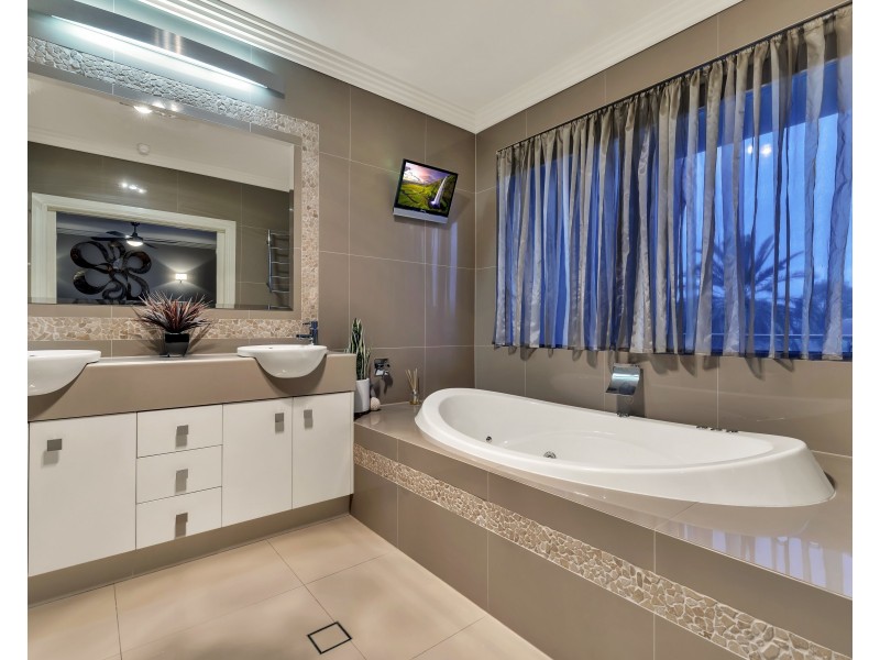 36B  Lomond Circuit, Mawson Lakes SA 5095