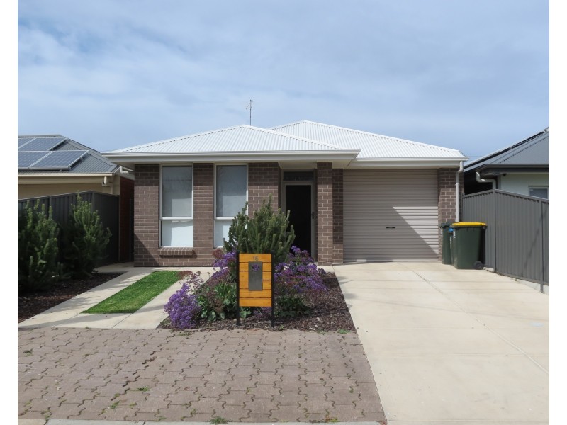 15 Rutherglen Avenue, Valley View SA 5093