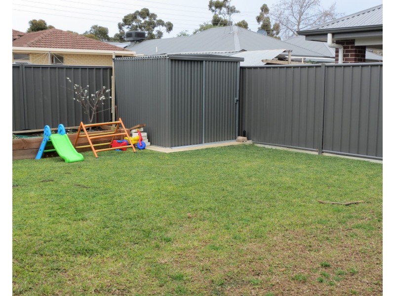 15 Rutherglen Avenue, Valley View SA 5093