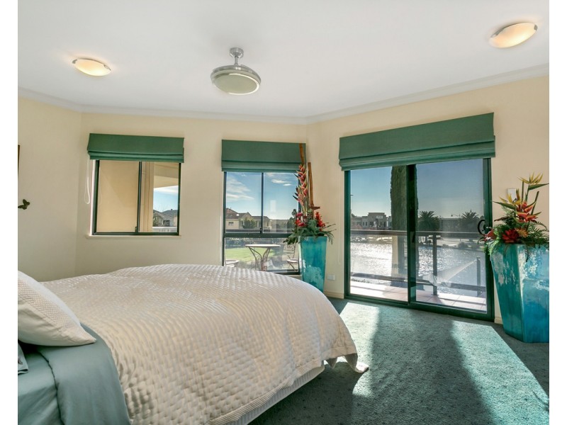 4  Mckinlay Court, Mawson Lakes SA 5095