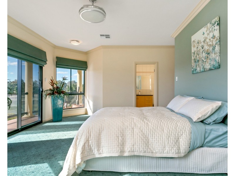 4  Mckinlay Court, Mawson Lakes SA 5095