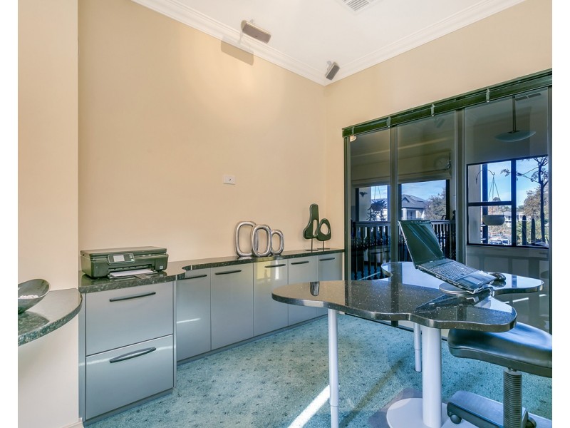 4  Mckinlay Court, Mawson Lakes SA 5095