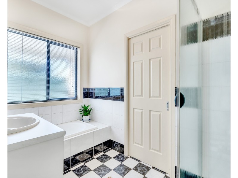 13 Heard Avenue, Mawson Lakes SA 5095