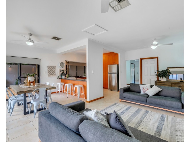 25 Lomond Circuit, Mawson Lakes SA 5095