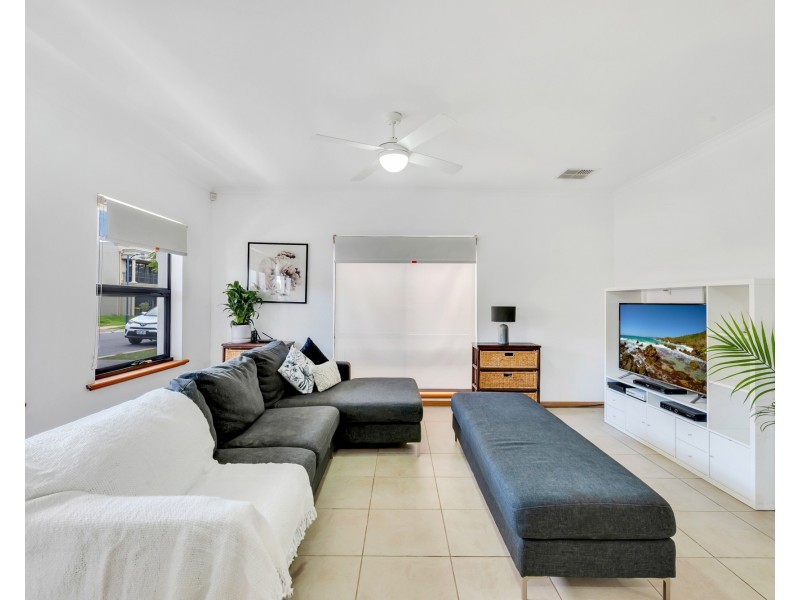 25 Lomond Circuit, Mawson Lakes SA 5095