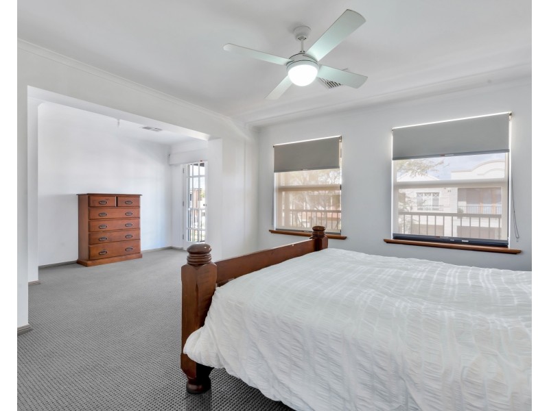 25 Lomond Circuit, Mawson Lakes SA 5095