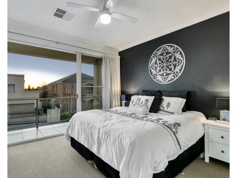 17 Santorini Walk, Mawson Lakes SA 5095