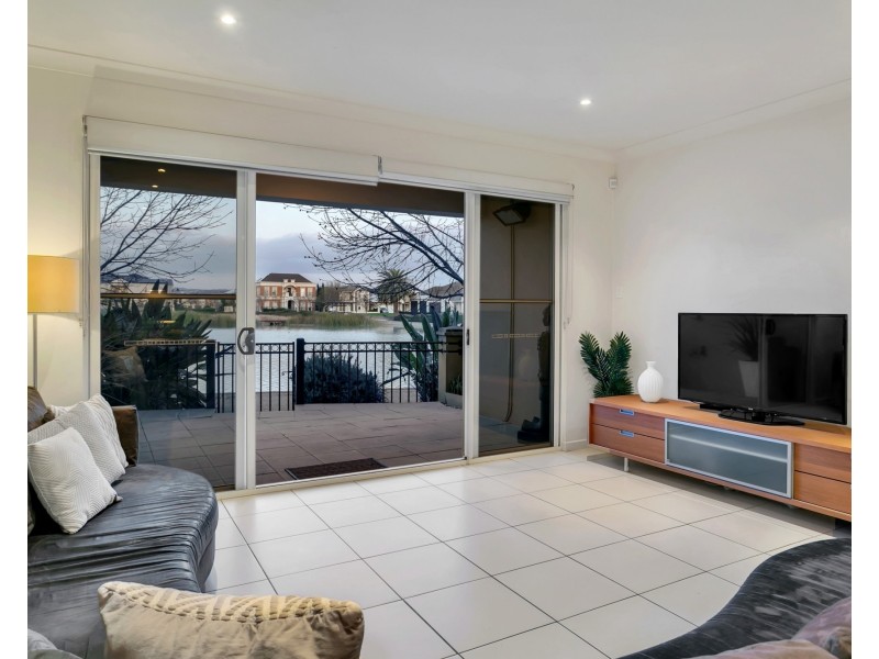 17 Santorini Walk, Mawson Lakes SA 5095