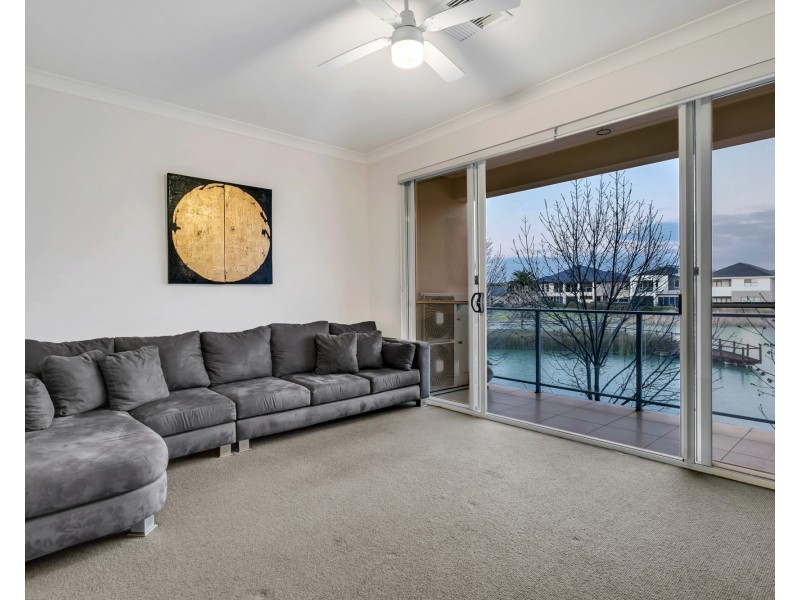 17 Santorini Walk, Mawson Lakes SA 5095