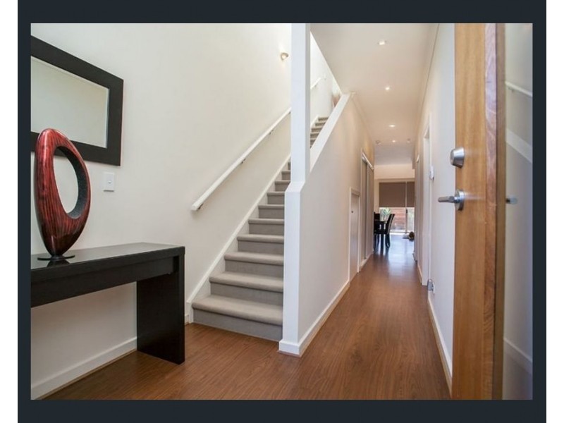 9 Everard Court, Mawson Lakes SA 5095