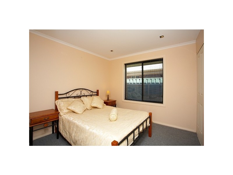 6 Potts Road, Evanston Park SA 5116