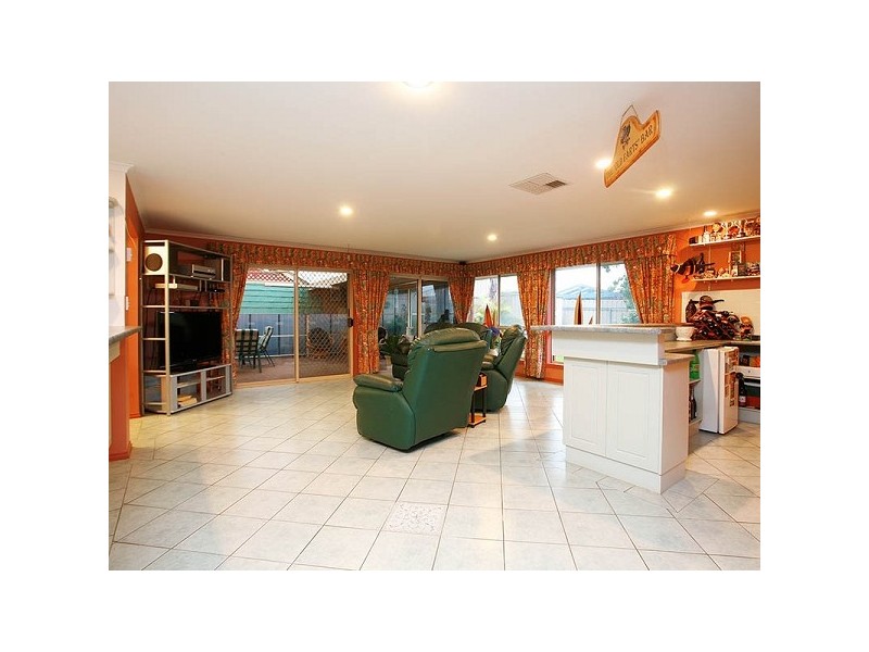 12 Trinity Drive, Evanston Park SA 5116