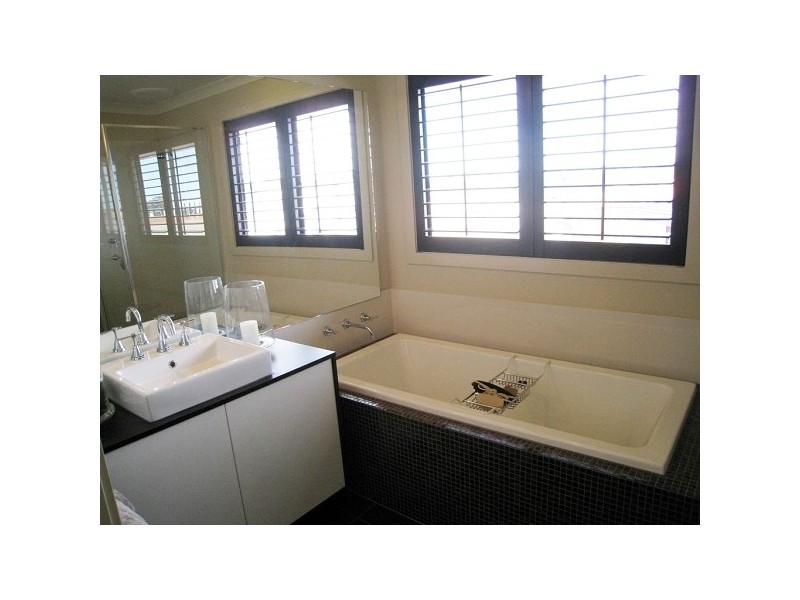27 The Boulevard, Parafield Gardens SA 5107