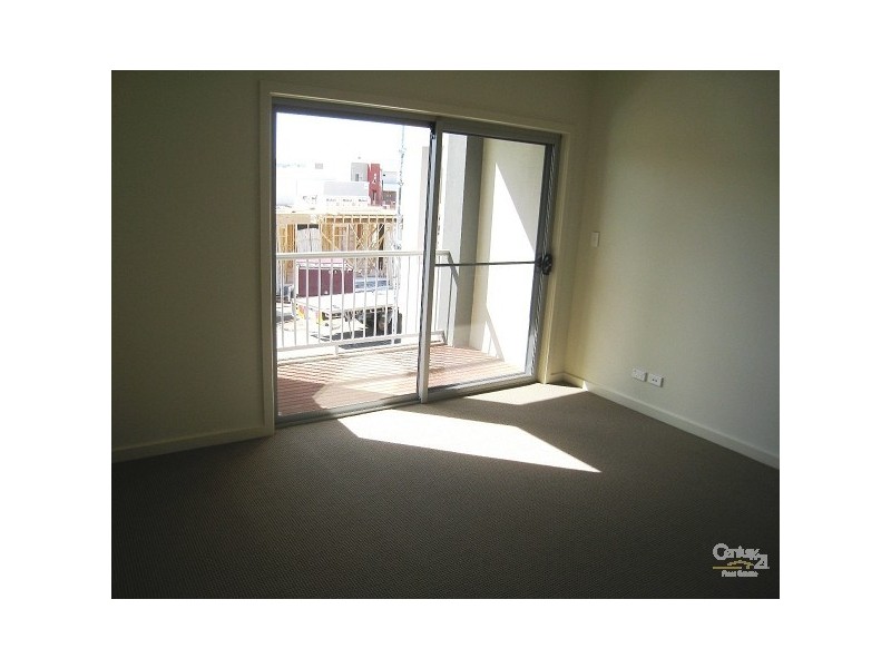 6 Northcote Walk, Mawson Lakes SA 5095