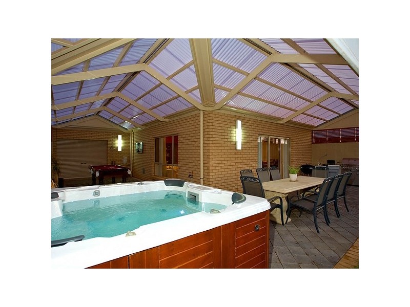 21 Brimpton Avenue, Mawson Lakes SA 5095