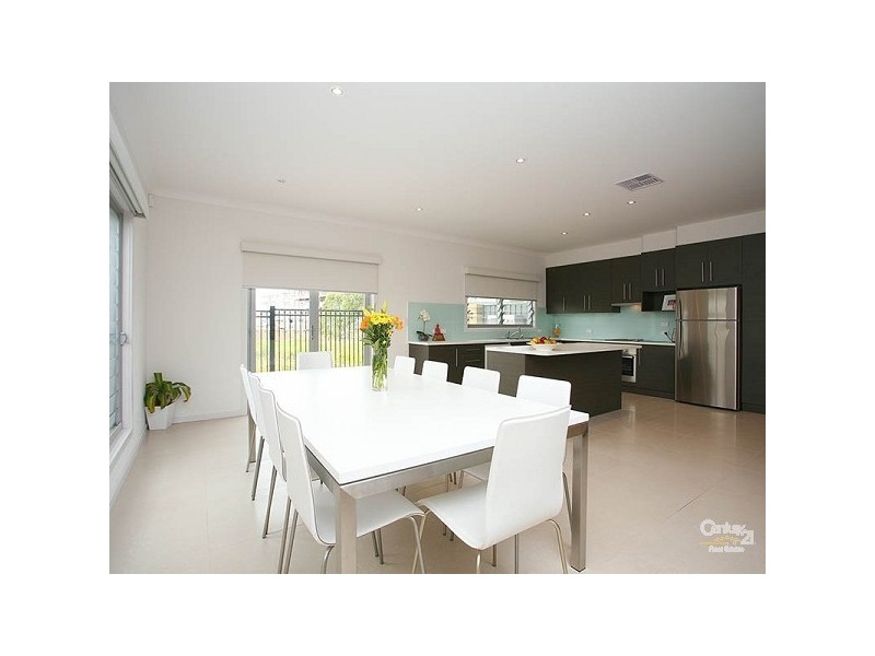 4 Hunter Place, Mawson Lakes SA 5095