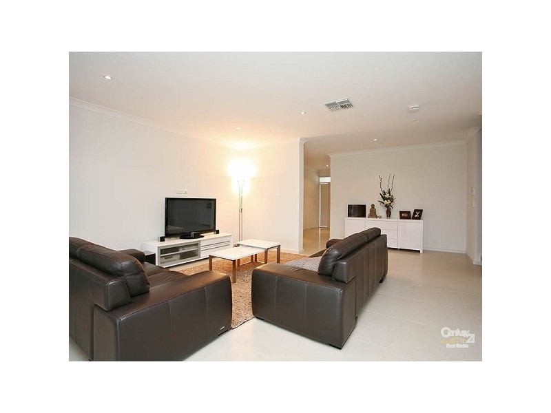 4 Hunter Place, Mawson Lakes SA 5095