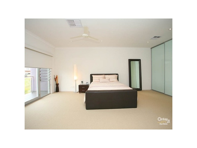 4 Hunter Place, Mawson Lakes SA 5095