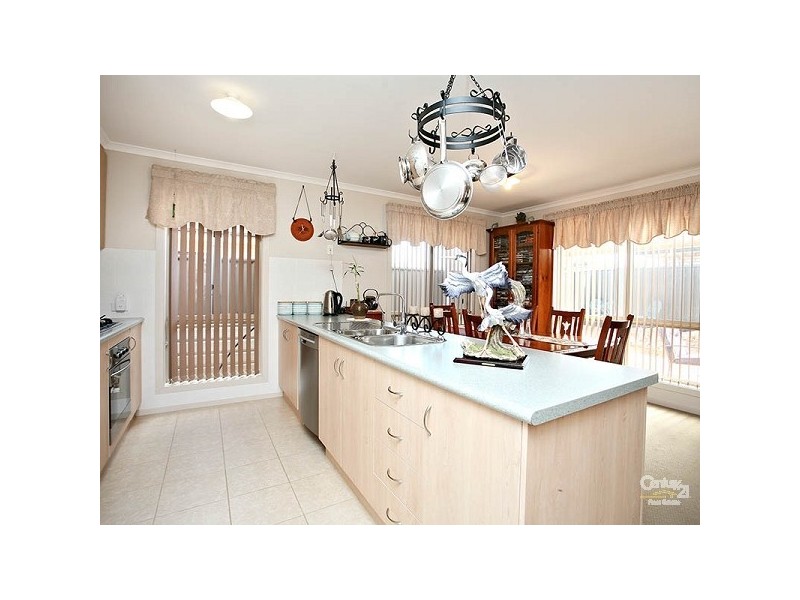 10 Almond Circuit, Munno Para West SA 5115