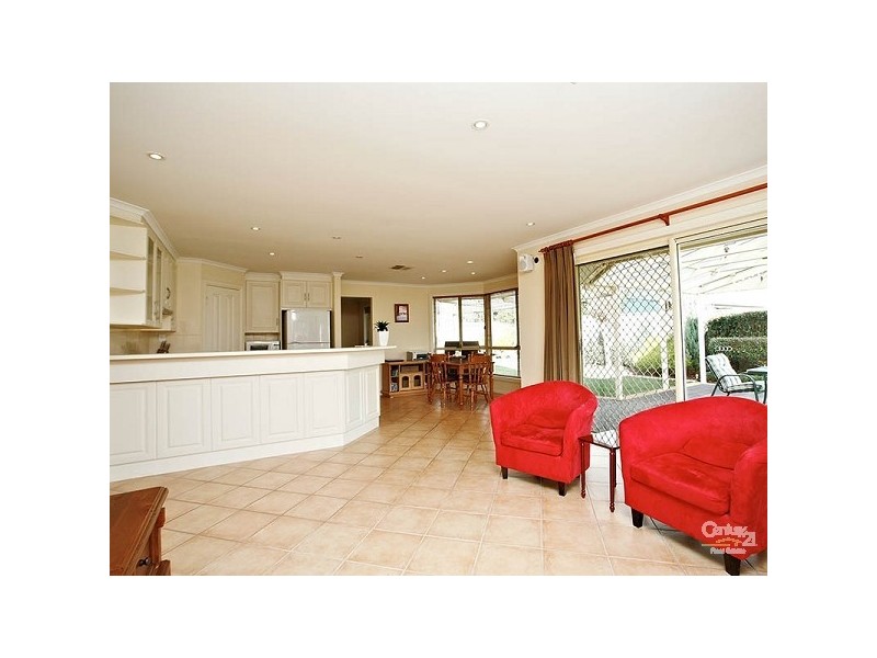 6 Mullen Court, Evanston Park SA 5116