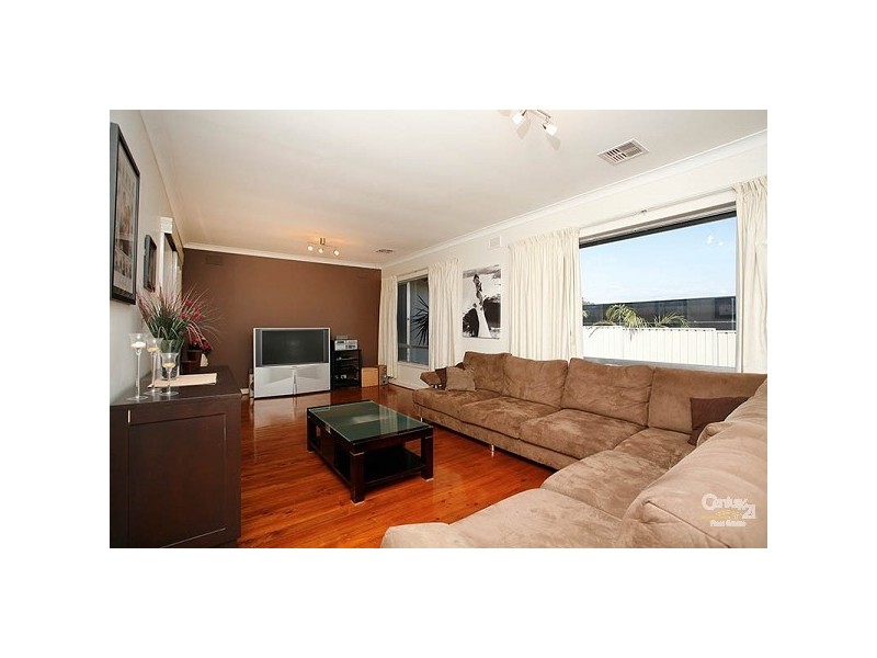 6 McGonigal Drive, Willaston SA 5118