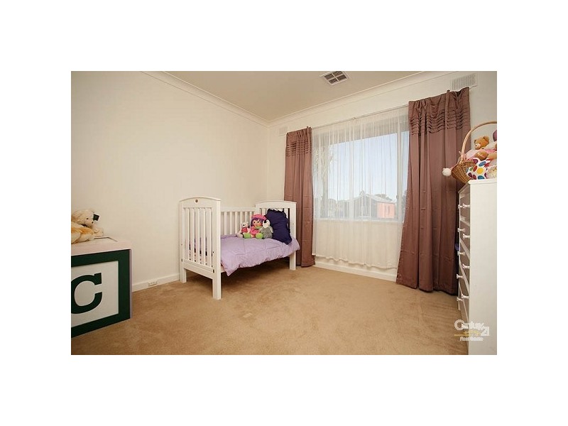 6 McGonigal Drive, Willaston SA 5118