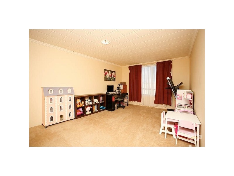 6 McGonigal Drive, Willaston SA 5118