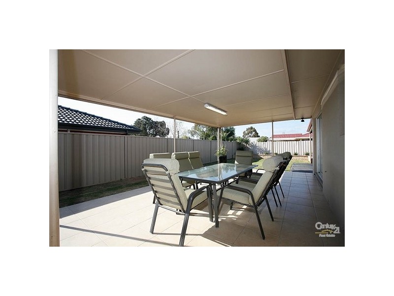 6 McGonigal Drive, Willaston SA 5118