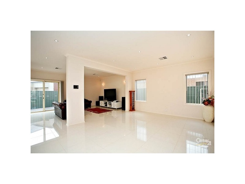 63 Lord Howe Crescent, Mawson Lakes SA 5095