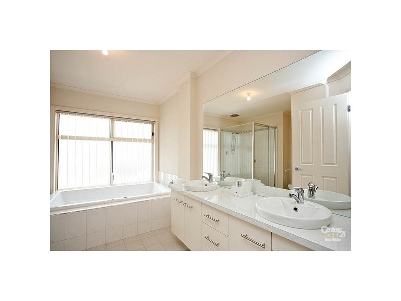 63 Lord Howe Crescent, Mawson Lakes SA 5095