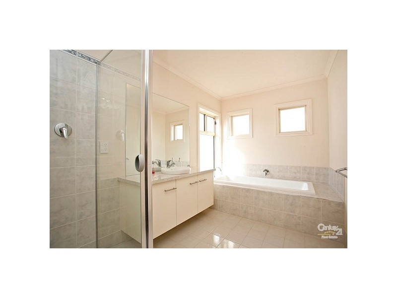 63 Lord Howe Crescent, Mawson Lakes SA 5095