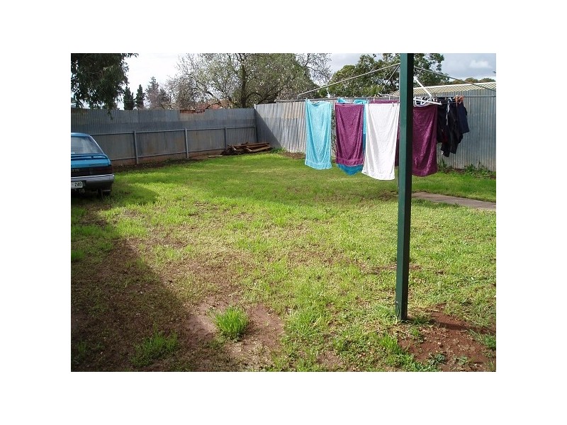 4 + 6 Chapman Road, Smithfield SA 5114