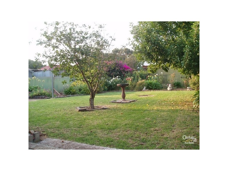 13 Campbell Rd, Elizabeth Downs SA 5113