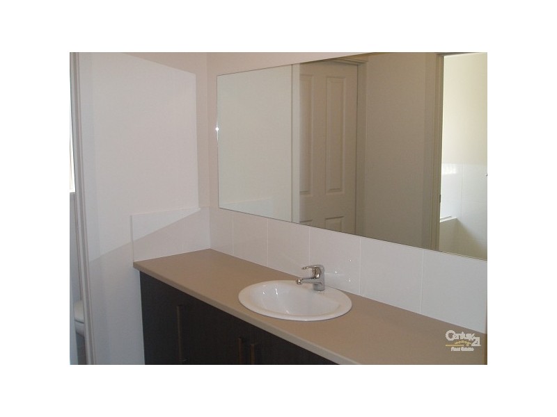 8 Dyson Street, Evanston SA 5116