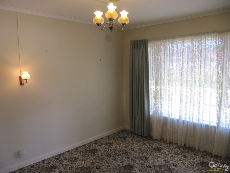 12 Frank Street, Para Hills SA 5096