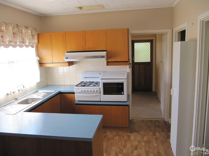 12 Frank Street, Para Hills SA 5096