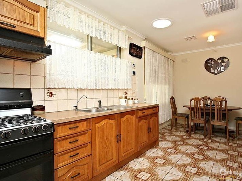 5 Shropshire Avenue, Hillcrest SA 5086