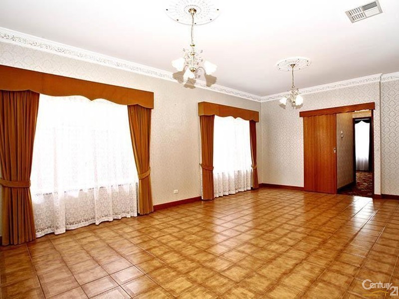 35 Leeds Avenue, Hope Valley SA 5090