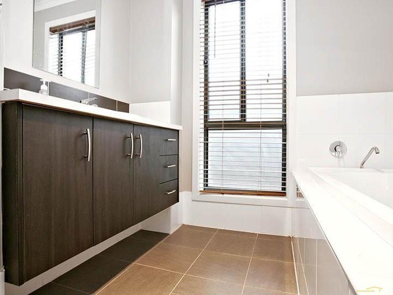 10 Chateau Avenue, Andrews Farm SA 5114