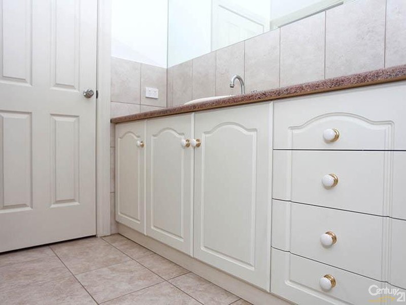 1 Capezzone Court, Newton SA 5074