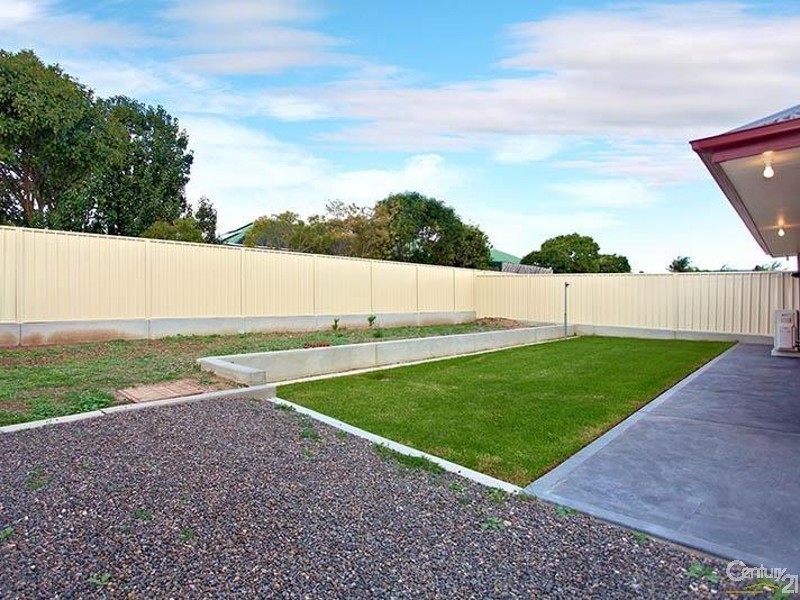 1 Capezzone Court, Newton SA 5074