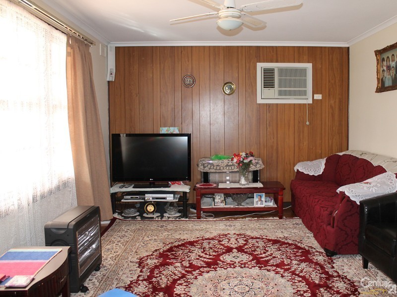 21 Harrow Road, Para Hills West SA 5096