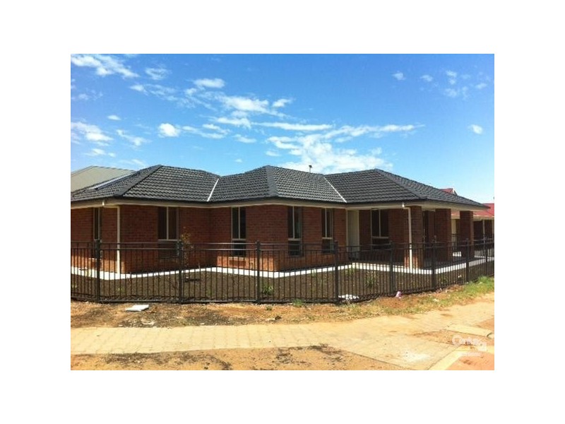 24 FEATHERSTONE ST, Smithfield Plains SA 5114