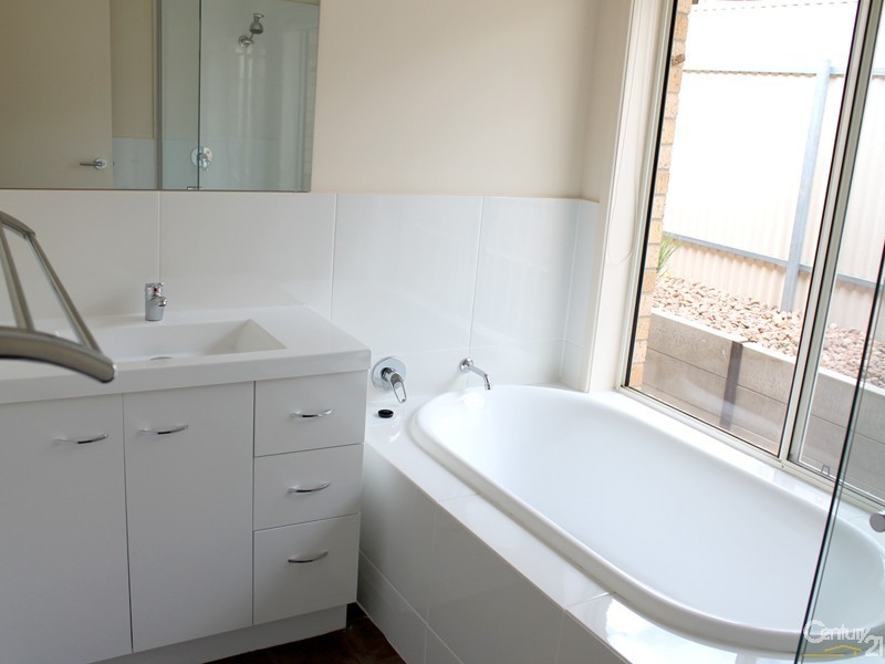 24 Castle Court, Blakeview SA 5114