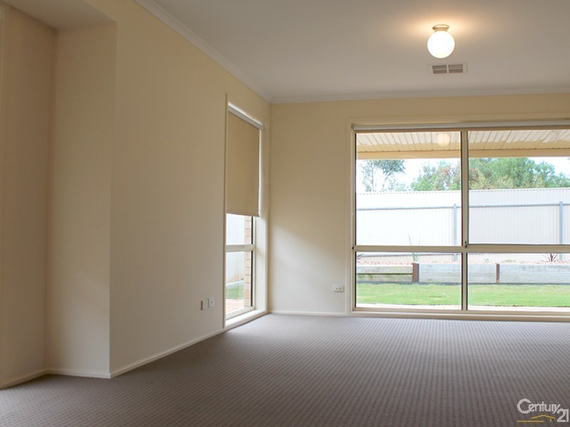 24 Castle Court, Blakeview SA 5114