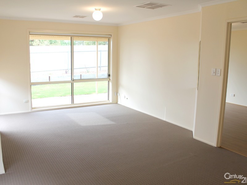 24 Castle Court, Blakeview SA 5114