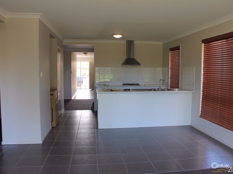 33 Saxon Street, Smithfield Plains SA 5114