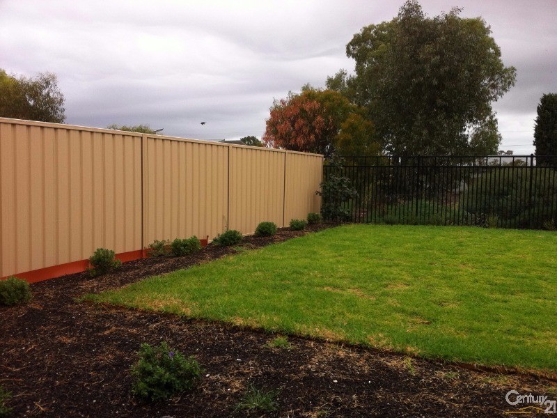 33 Saxon Street, Smithfield Plains SA 5114