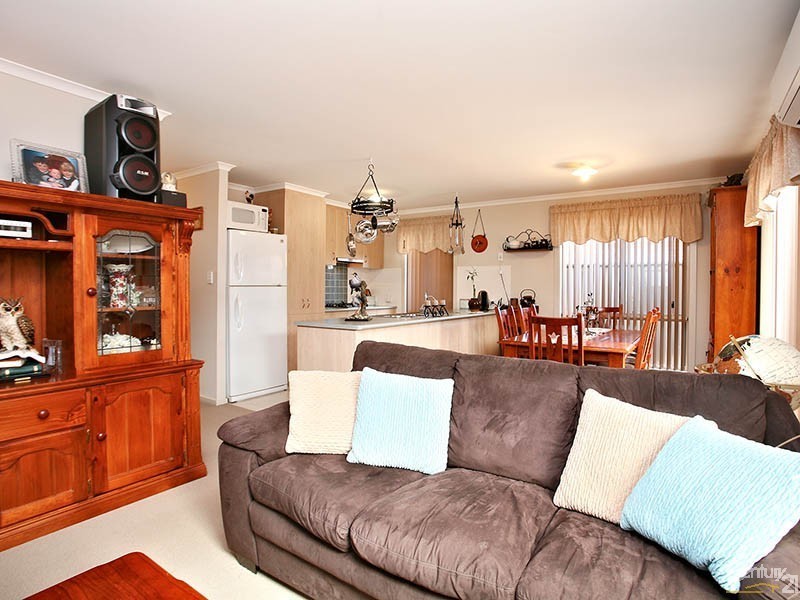 10 Almond Circuit, Munno Para West SA 5115