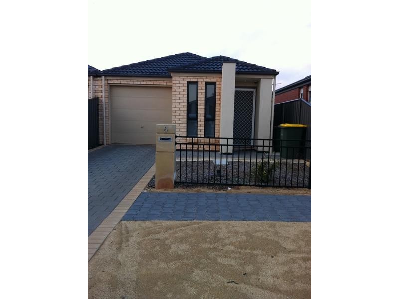 8 Minindee Ave, Andrews Farm SA 5114